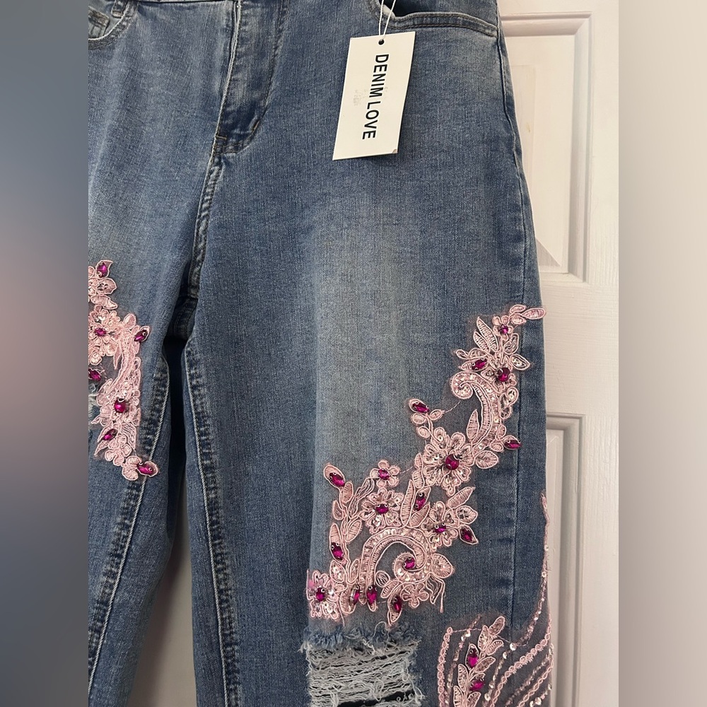 BNWT Denim Love faded medium wash pink rhinestone and lace embellishment jeans - Picture 3 of 5
